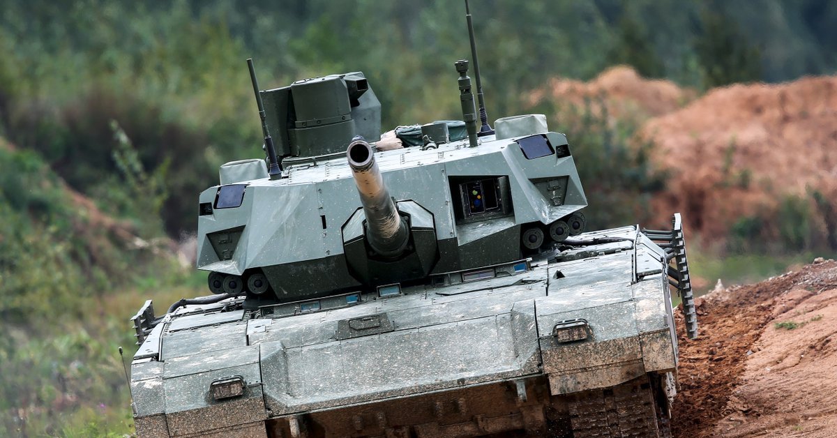 Быстрые танки в мире. Танк Армата т-14. Т-14 основной боевой танк. Т-14 Армата в поле. Танк Армата в бою.