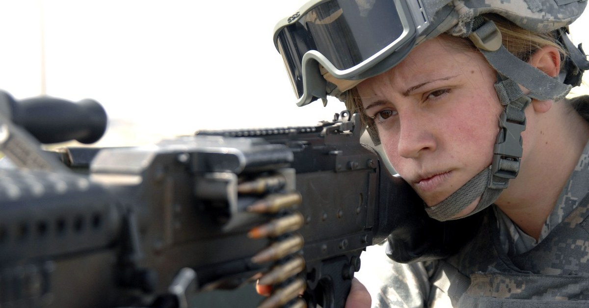 Американская военная девушка. Американские женщины военнослужащие. Женщины в американской армии. Женщины солдаты США. Американская женщина-солдат.