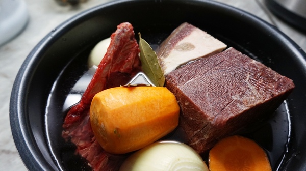 Оленина по-якутски с черносливом. Оленина, Мясо, Мультиварка, Кулинария, Еда, Длиннопост