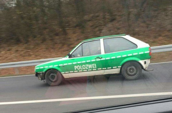 Обнаглевший немецкий водила или окраска машины на грани фола :-) - Полиция, Polizei, Volkswagen Polo, Расцветка, Машина, Германия, Юмор