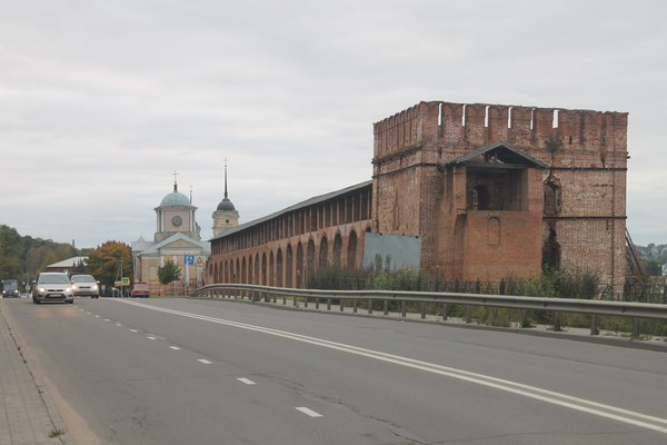 Walking around Smolensk. - My, Smolensk, Kremlin, Tower, Drive, Livejournal, Crack, Building, Bricks, Longpost