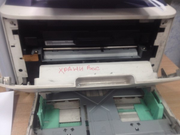 The printer broke down at work, I decided to see what happened to it ... - My, a printer, Warning
