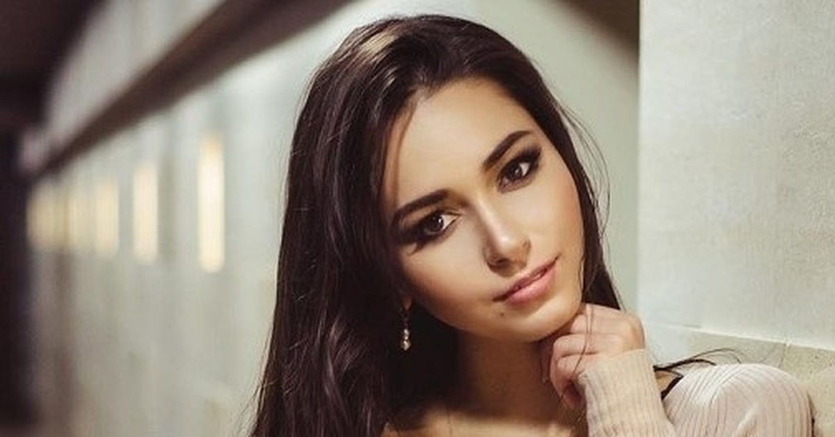 Хельга читает. Helga Lovekaty. Хельга Lovekaty. Модель Хельга Ловкейти. Хельга Коробицына 2018.