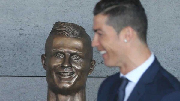 Strange bust of Ronaldo. - Humor, 