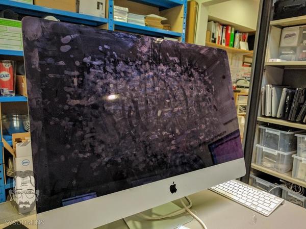 Тоже ненавидите когда кто-то пальцем трогает ваш экран?