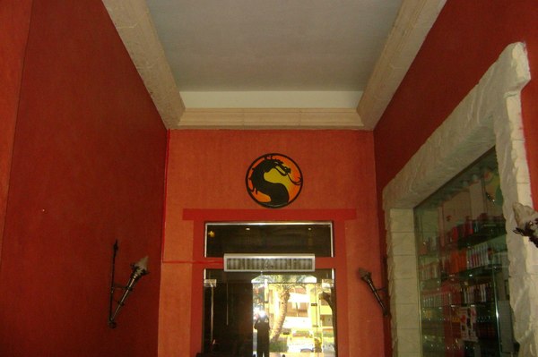 The photo was taken in a Turkish hotel in front of the entrance to a Chinese restaurant... - A restaurant, Turkey, Mortal kombat, Hotel