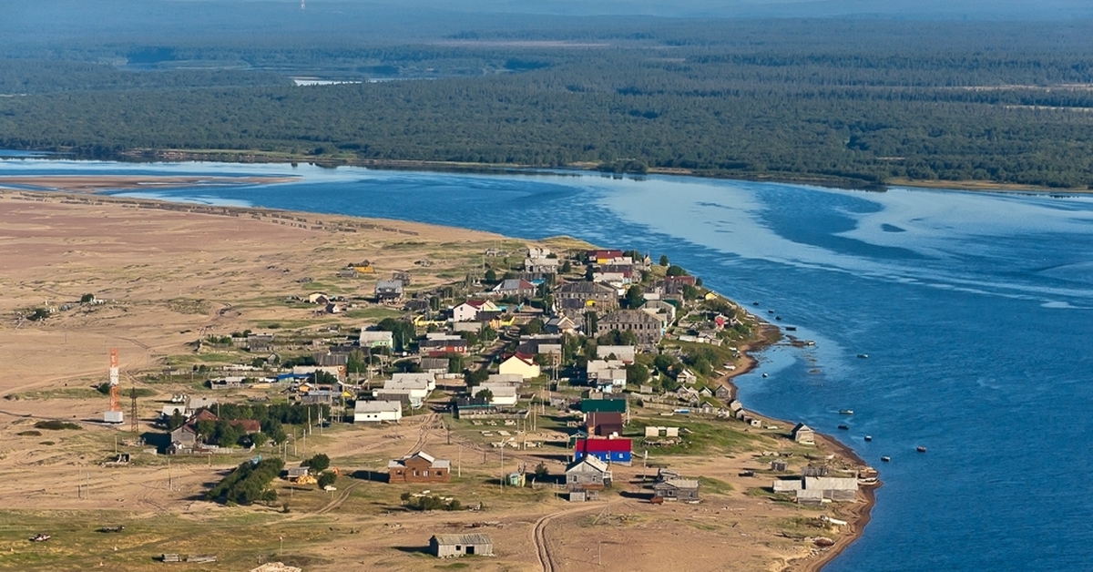 Село берег. Терский берег Кузомень. Село Кузомень Мурманская область. Кузоменьские Пески Мурманская область. Варзуга село Кузомень.