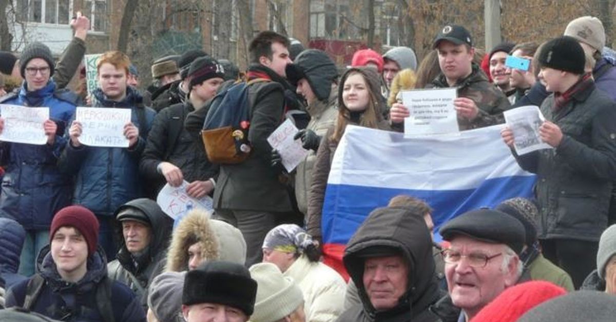 Губернатор митинги. Митинг против Меркушкина. Пенсионеры и молодёжь на митинге. Пенсионеры Самары едут на Украину.