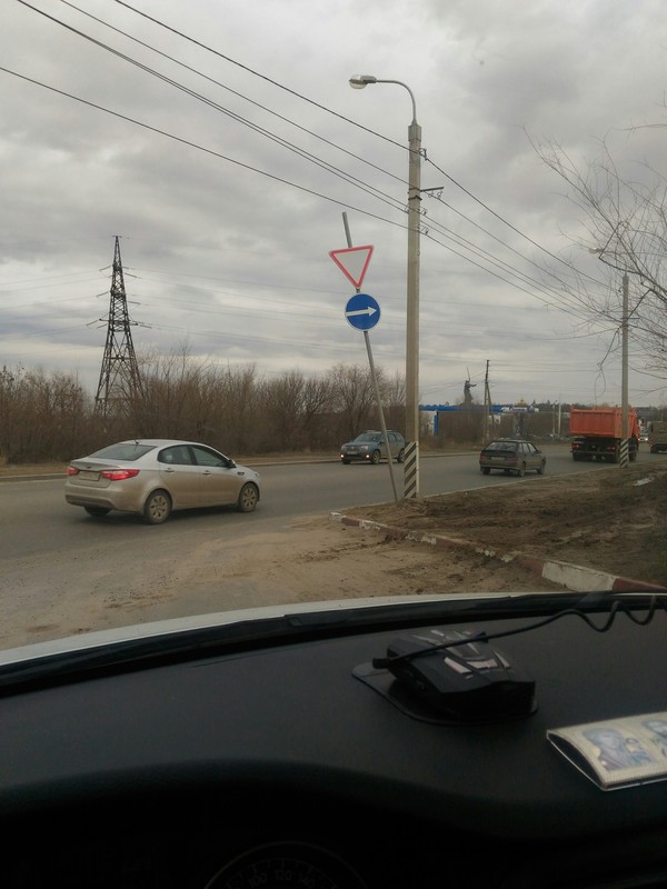 Movement only straight...but to the right! - My, My, Volgograd, Traffic rules
