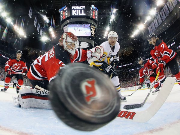 Incredible photo from NJ/PIT match - Hockey, The photo, Reddit