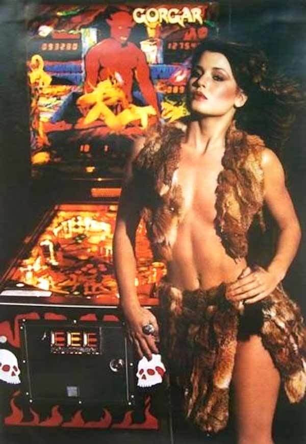 Sex is the engine of trade. - Slot machines, Girls, Gamer Girls, Historyporn, Pac-man, Longpost, Not mine, 