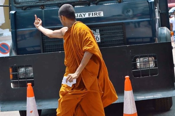 When you're late for meditation - Monks, Indecent, Gestures, Humor