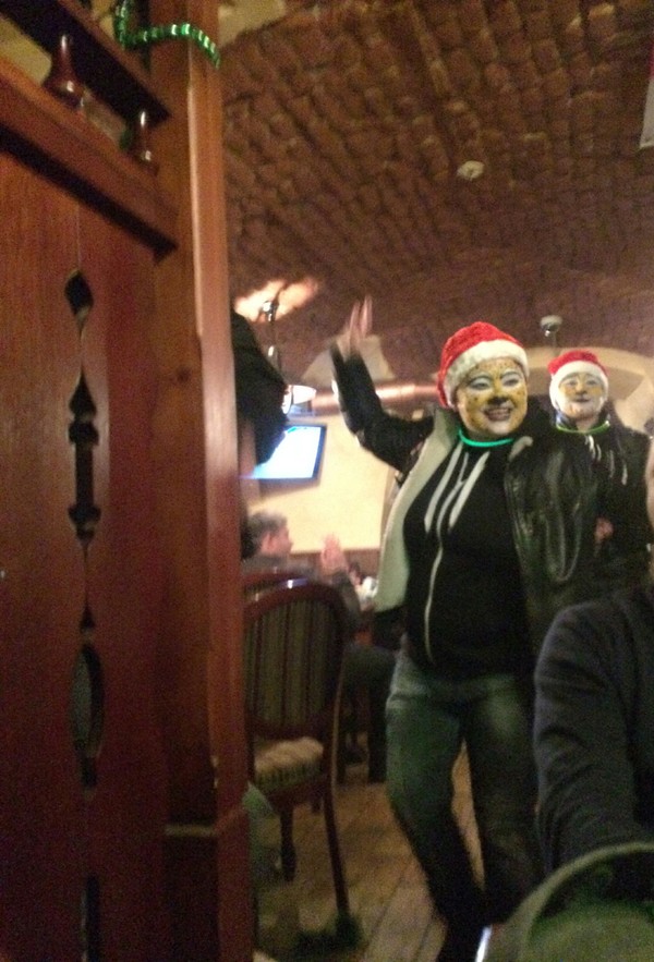 In one of Peter's pubs. - My, Saint Petersburg, A pub, Mummers