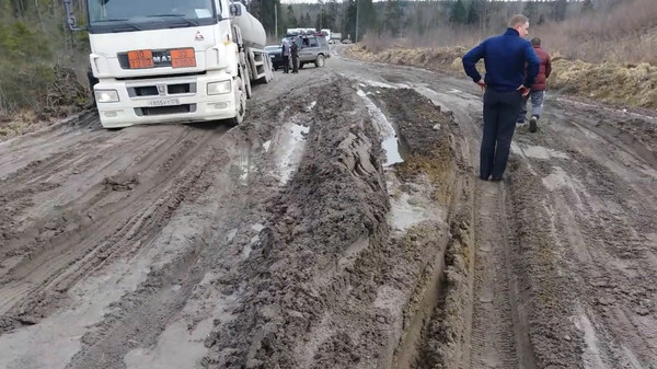 The federal highway is bypassed through the forest - Russia, Карелия, Plato, Life, Road