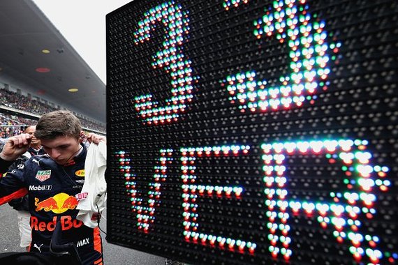 Великолепный круг Макса Ферстаппена на Гран При Китая Ф1. - Chinese Grand Prix, Формула 1, Гонки, Видео, Обгон, Болид, Verstappen, Диванные эксперты, Длиннопост