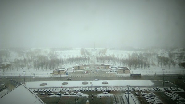 Апрель, что ты делаешь? Прекрати!