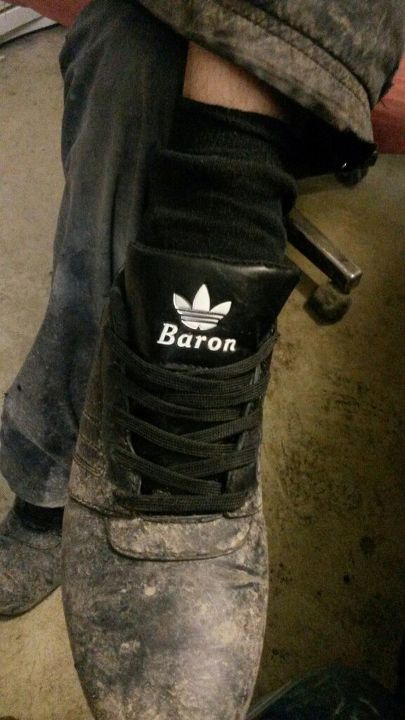 Don't hide this - Shoes, Baron, Humor