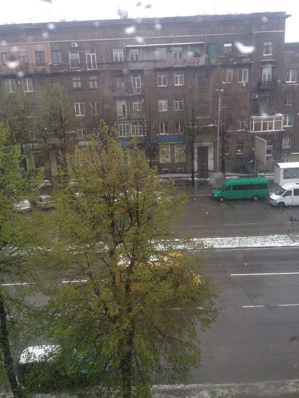 And on the street April 19 - Spring, April, Zaporizhzhia, Longpost, Snow