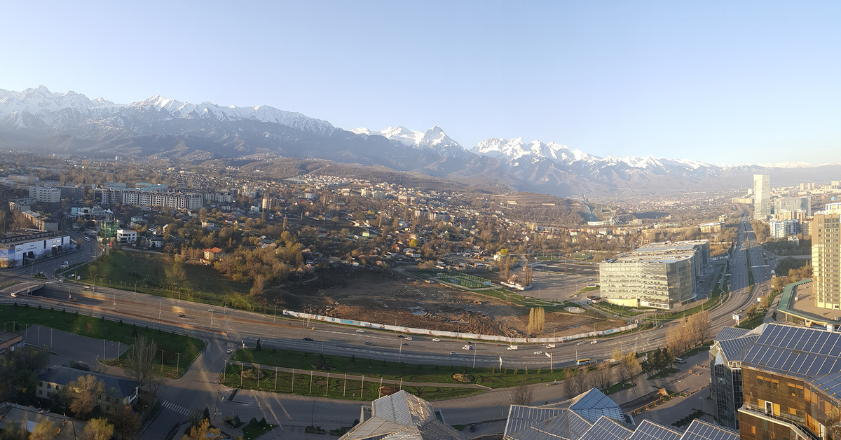 Погода алматинская область 10 дней. Алматы климат. Алматы горы фото 2022 года. Дача в горах Алматы. Алматы погода фото.