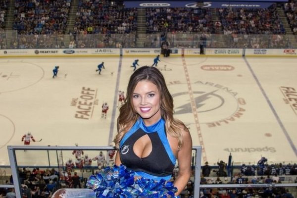 Да и хрен с ним.. С этим хоккеем...