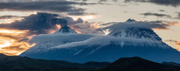 «Два Великана». Извергающиеся вулканы Ключевской и Камень, Камчатка. - Фотография, Вулкан, Камчатка, Красота, Вулкан Ключевской, Вулкан Камень