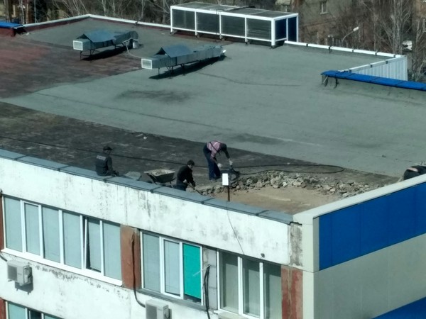 Not on the road, so it won't be on the roof either. - My, Asphalt, Russian roads, Roof, Tyumen