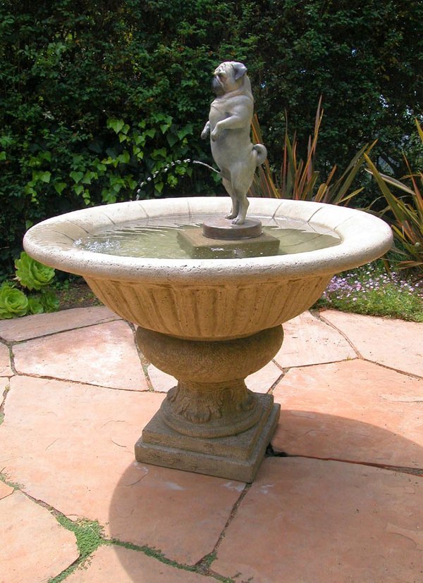 Great fountain - Fountain, Pug, The customer is not satisfied, Customers