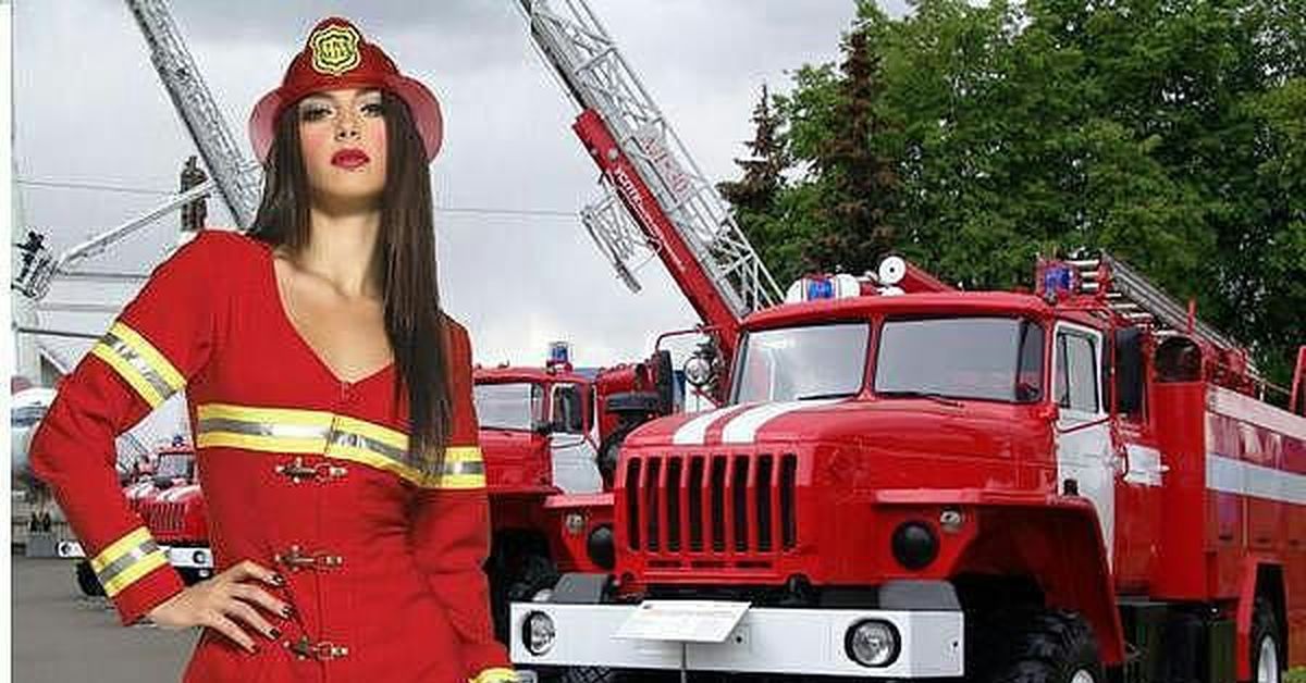 День пожарных мчс россии. С днем пожарного. С днем пожарной охраны. С днём рождения пожарного. День рождения пожарной охраны.