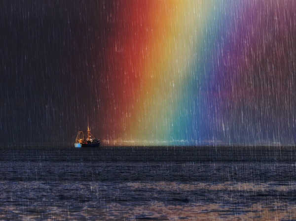 In pursuit of the rainbow - The photo, Rainbow, Horizon, Landscape, Sea, Ship, Погоня, Rain