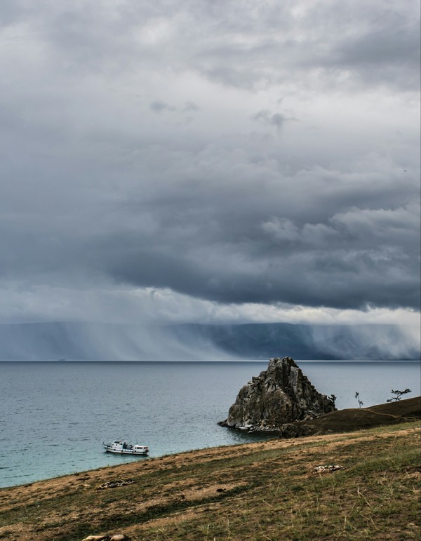 Lake Baikal (Small Sea) and Shaman Stone - My, Baikal, Small Sea, Irkutsk region, Buryatia, The nature of Russia, The photo
