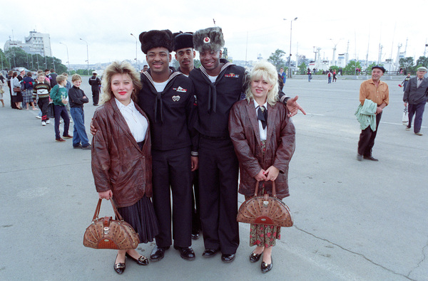 American sailors in Vladivostok, 1992. - Sailor, Vladivostok, America, Sailors