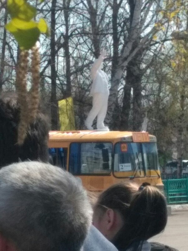 Lenin is going to the parade! - My, May 9, Bus, The photo, Successful angle, May 9 - Victory Day