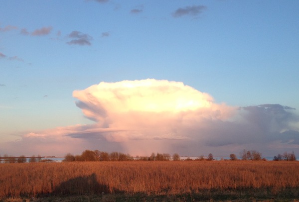 What is this natural phenomenon? - My, , What's this?, Nature, The photo, Sky, Clouds