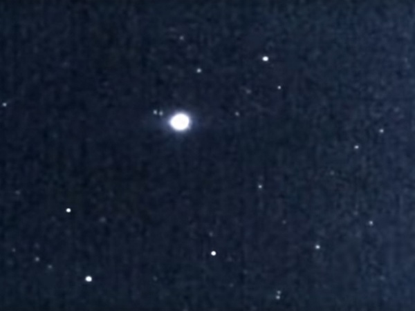 UFO filmed over Area 51 - Space, UFO, Zone 51, USA, Video