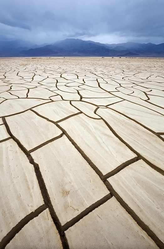 The beauty of the lifeless land - The photo, Desert, Landscape, Dunes, Valley, Horizon, Longpost