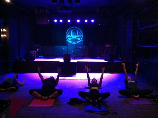 Heavy metal yoga in the US - Yoga, Music, Metal, Musical tastes, Video