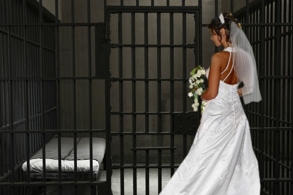 A thief from the Urals escaped prison by marrying a robbed woman - Prison, Wedding, Thief, Bride and groom