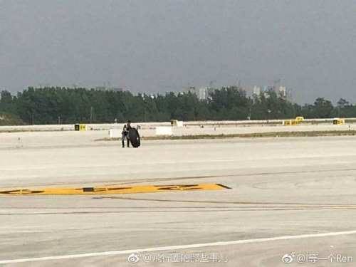 The plane lost a wheel - Airplane, Колесо, China, Longpost
