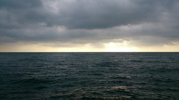 Mare Nigrum - My, Battle of sunsets, , Black Sea, Mainly cloudy, Lead, Sony zr, , The horizon is littered, The photo