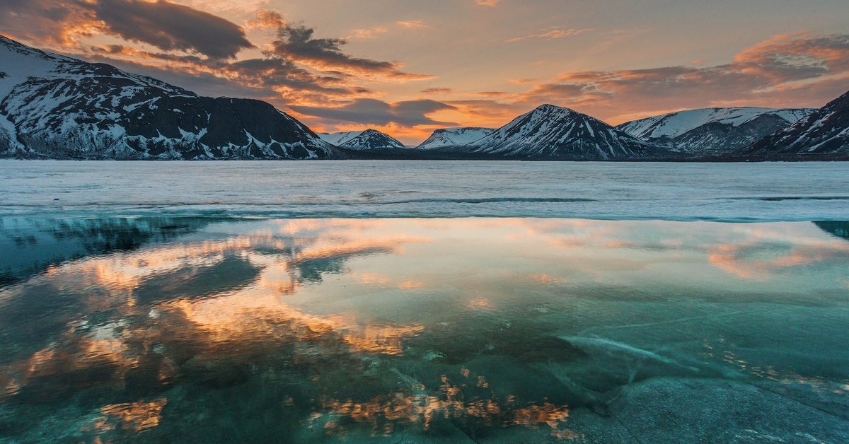 Вода хибины. Озеро большой Вудъявр в Кировске Мурманской. Озеро малый Вудъявр зимой. Озеро Вудъявр Кировск зимой. Хибины Кольский полуостров.