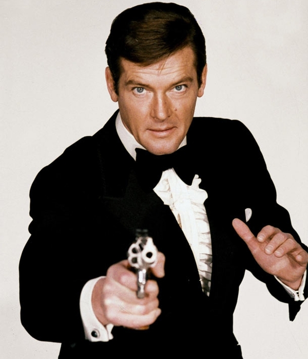 Roger Moore passed away today at the age of 89 from cancer. - Roger Moore, James Bond, Text