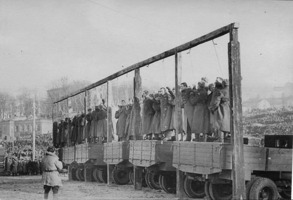 Казнь нацистов и предателей в освобождённом Киеве жесть, вторая мировая война, Киев, Украина, длиннопост