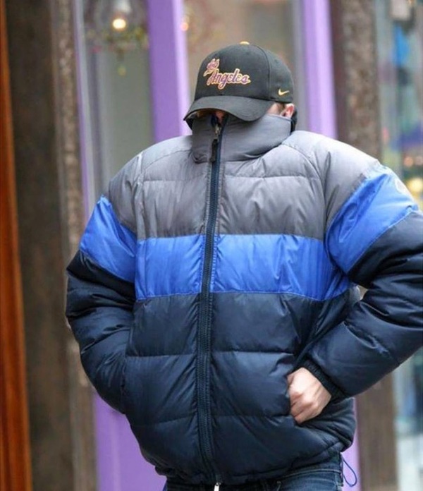 In case you didn't know, it's Leonardo DiCaprio hiding from fans and paparazzi - Leonardo DiCaprio, Paparazzi, Celebrities