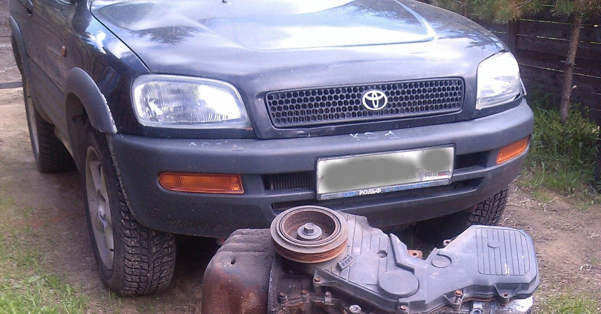 Стоит памятник, любуемся, 200 лошадиных сил в тачке. | Пикабу