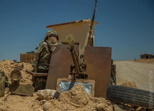 Checkpoint in the vicinity of Palmyra. - Syria, Palmyra, Military stealth