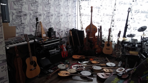 My collection of musical instruments, another update post. - My, Musical instruments, Collection, Music, Guitar, Addiction, Banjo, cat, Folk, Longpost