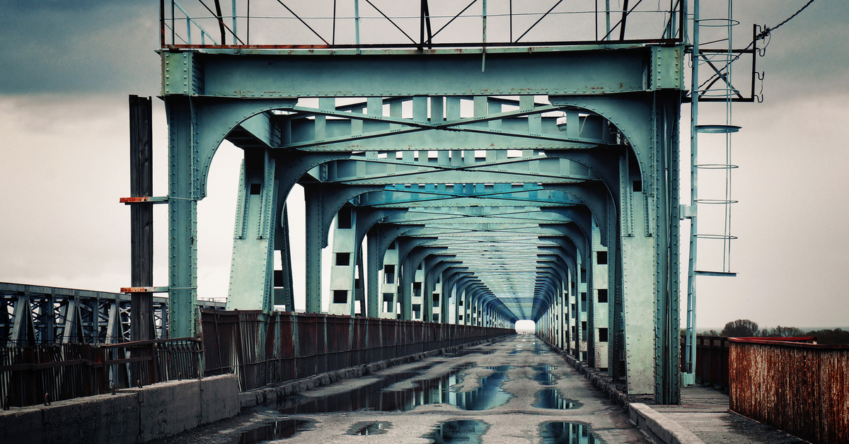 Мост после дождя