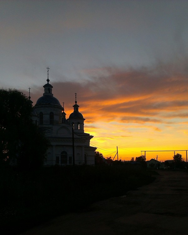 Novy Usad village, Nizhny Novgorod region - My, Battle of sunsets, Evening, Temple, Homeland, Village