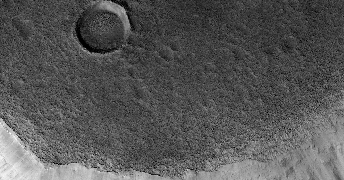 Самый большой кратер на планете. Ударный кратер Попигай. Аристотель (лунный кратер). Кратер Баррингер. Чиксулуб древний ударный кратер.