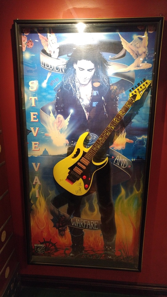 Photo - Steve vai, Guitar, Exhibit, The photo